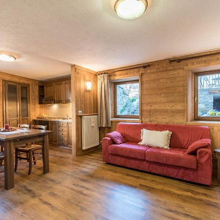 Maison Lo Triolet Introd Dış mekan fotoğraf