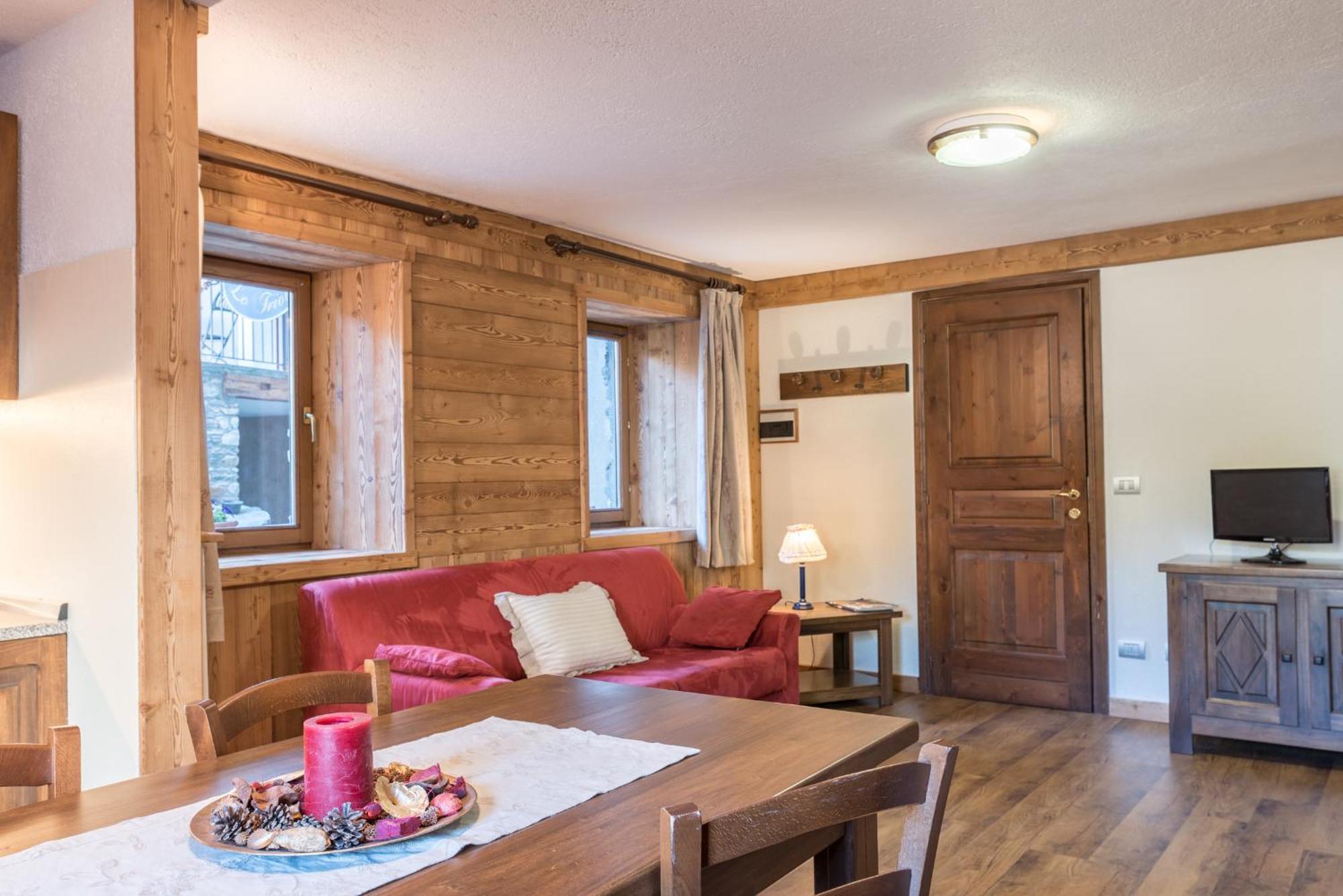 Maison Lo Triolet Introd Dış mekan fotoğraf