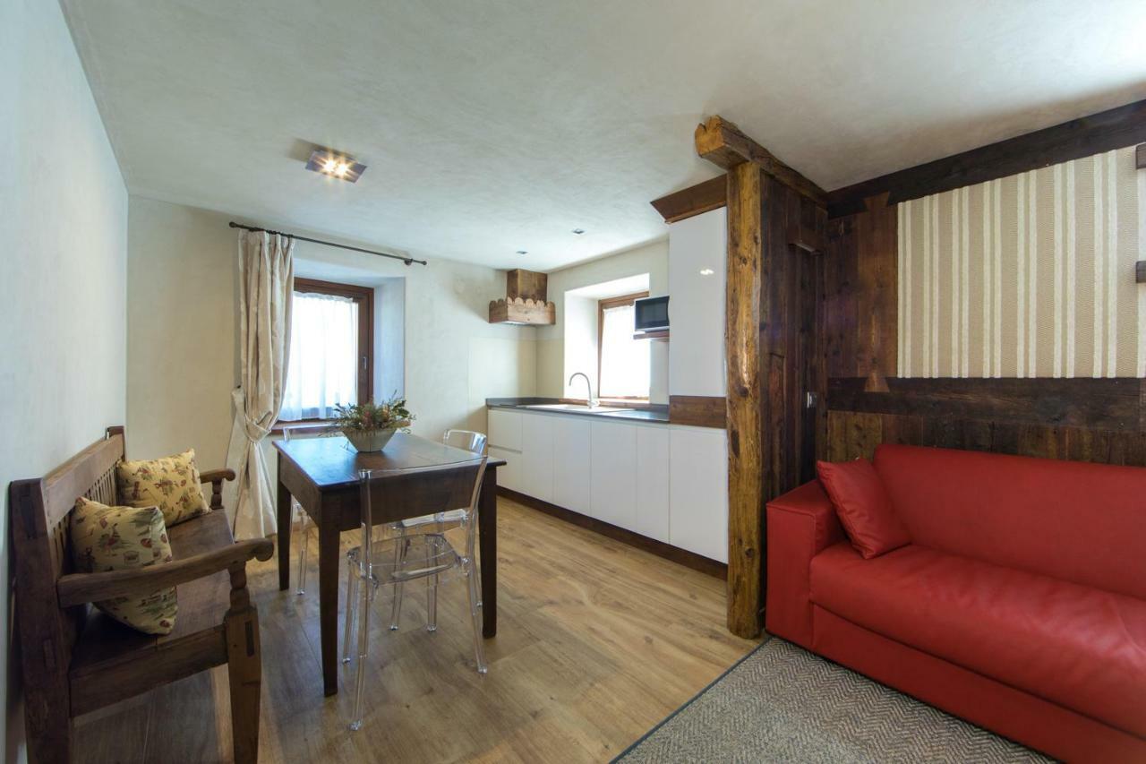 Maison Lo Triolet Introd Dış mekan fotoğraf